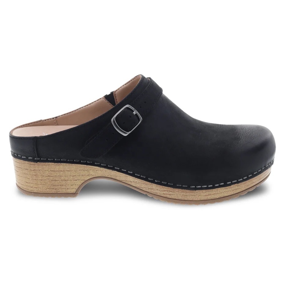 New Dansko Berry clogs 39